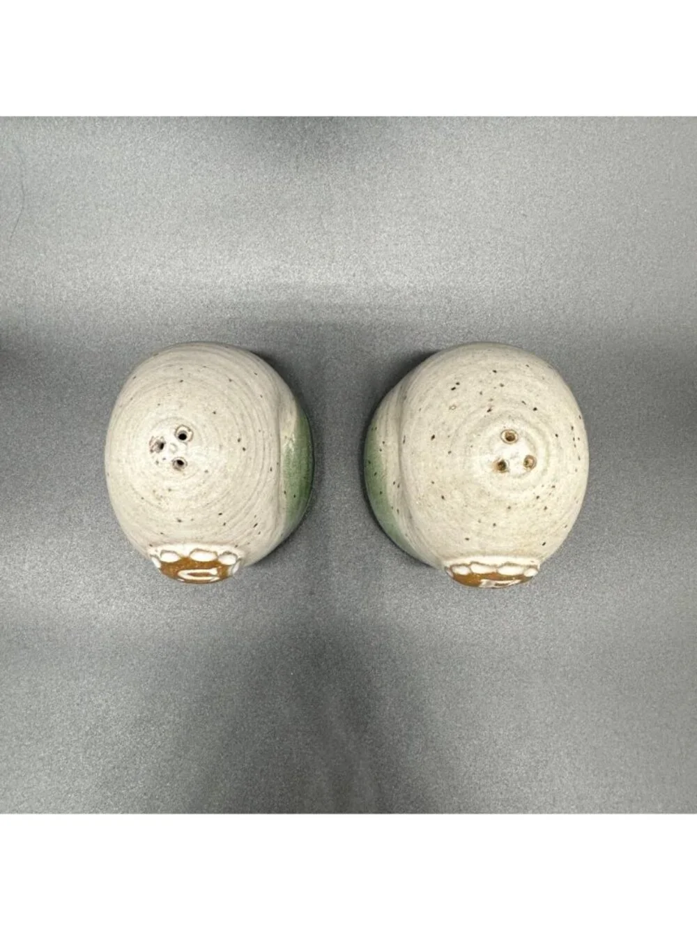 Art Pottery Shakers Green Speckled Glaze Artist Signed JE Handmade Dimple Retro